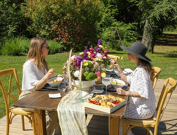 Gardens, courtyard and outdoor areas